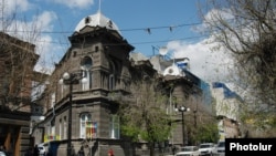 ԱՕԿՍ-ի շենքը Երևանում, արխիվ