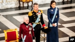 Кралица Маргрете, принц Фредерик и принцеса Мери посрещат дипломатическия корпус по случай Нова година в двореца Кристиансборг, 3 януари 2024 г.