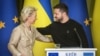 Ukrainian President Volodymyr Zelenskiy (right) and European Commission President Ursula von der Leyen attend a press conference in Kyiv on November 4.