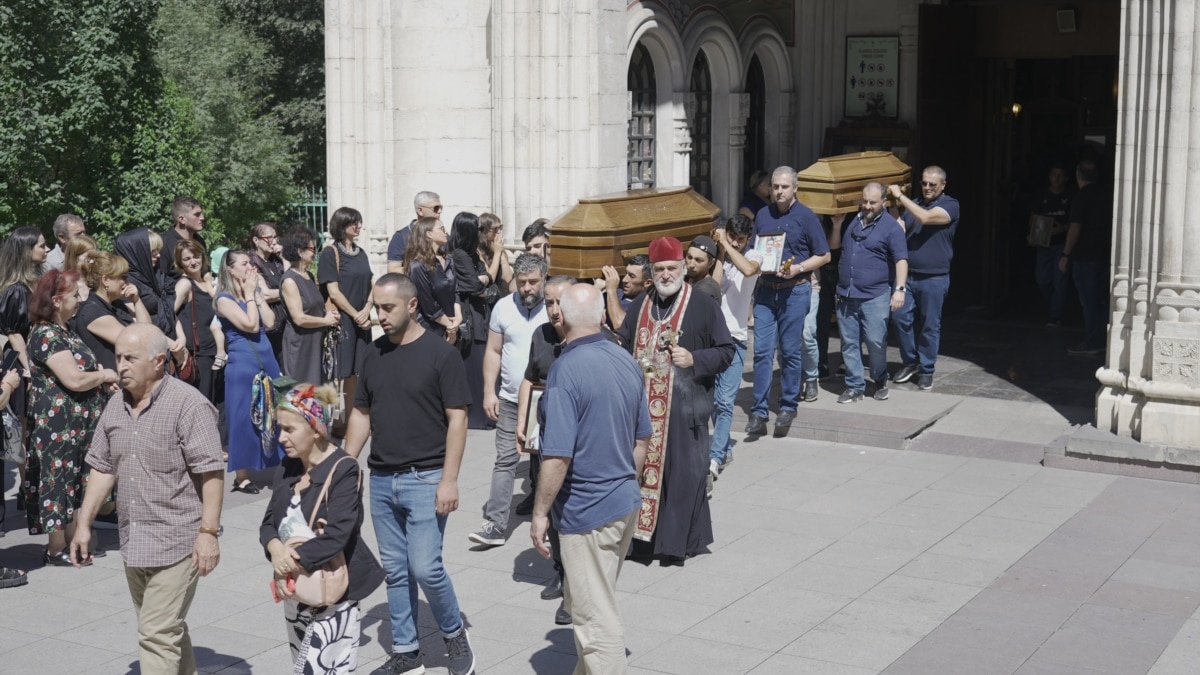 შოვში დაღუპული ოთხი ადამიანი დღეს დაკრძალეს