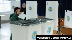 La orele 11.00, s-au prezentat la vot circa 85 de mii de persoane sau puțin peste 10% din alegătorii așteptați astăzi la urne.