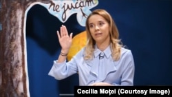 Cecilia Moței este psiholog școlar cu o experiență de mai bine de zece ani în lucrul cu copiii și profesorii.