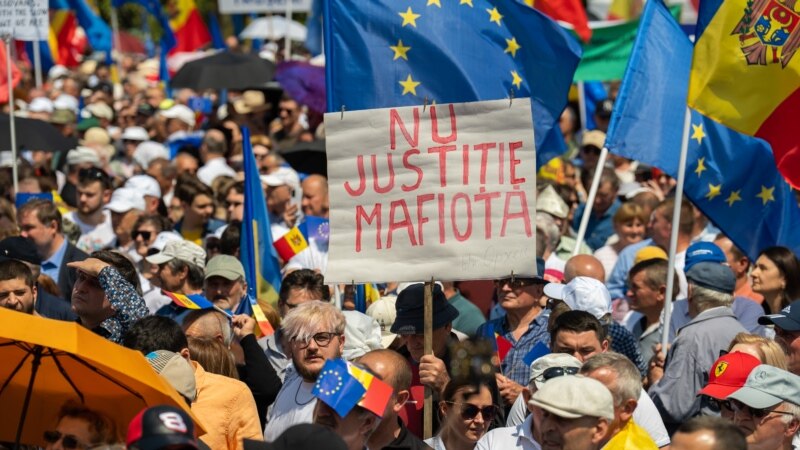 'Ne ruskoj papuči' na protestima desetina ljudi u Moldaviji