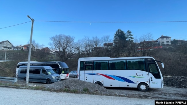 Autobus kompanije "In Turs" u Rudom koja je prevozila glasače u Beograd, 21.12.2023.