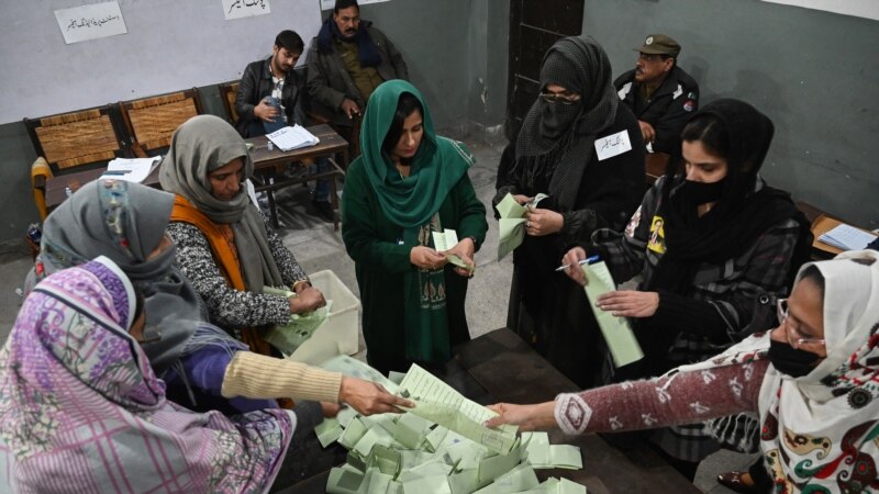 Rani rezultati izbora u Pakistanu pokazuju da je stranka bivšeg premijera Sharifa blago napredovala