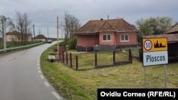 Ploscoș, cea mai mică comună din județul Cluj, mai are 540 de locuitori, împărțiți în patru sate. Limita demografică legală este de 1.500 de locuitori