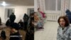 Мақомоти қазоқ гуфтанд, ки шаҳрвандони Тоҷикистонро бо ҷойи гарм таъмин карданд.
