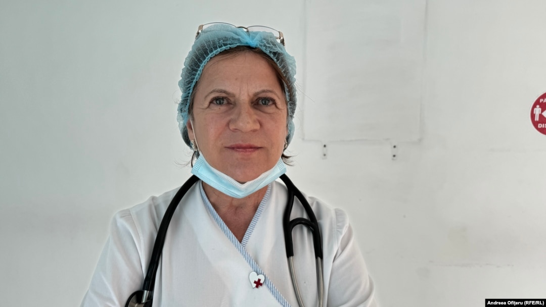 Medicul anestezist Florina Pompilian, șefa secției ATI de la Spitalul „Sf. Pantelimon” din Capitală lucrează în terapie intensivă din 1992.