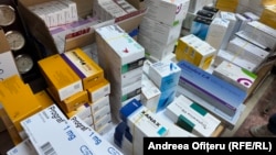 Între 700 și 800 de medicamente lipsesc constant din farmaciile din România, deși cerere există.