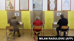 Glasanje na izborima u BiH na biračkom mestu u Banjaluci, 2. oktobar 2022.