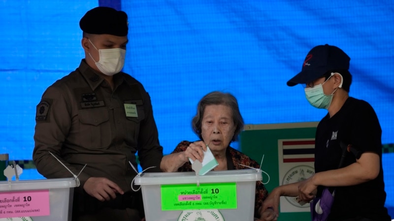 Stanovnici Tajlanda na parlamentarnim izborima