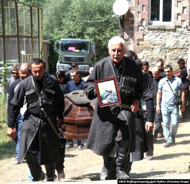 სოფო ბაკურიძის და გენადი სულთანიშვილის დაკრძალვა