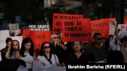 Protest u Prištini povodom ubistva 21-godišnjakinje, 15. aprila 2024.