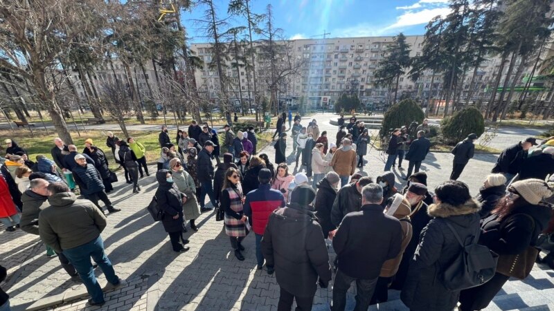 Сотрудники тбилисской Республиканской больницы проводят акцию