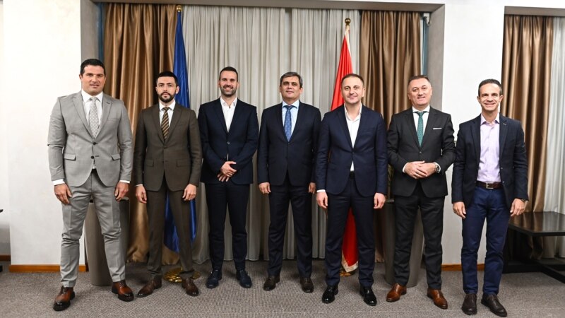 Crnogorska opozicija potpisala sporazum o popisu sa premijerom Spajićem