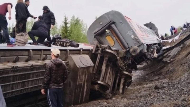 В Коми на месте крушения пассажирского поезда нашли тела погибших