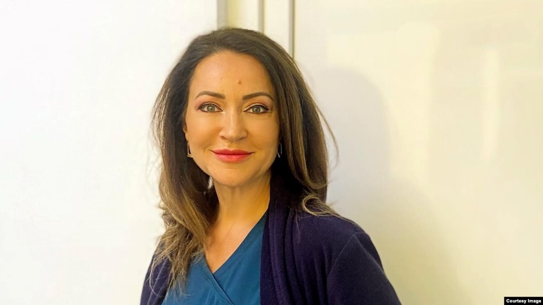 Conferenţiar universitar la Universitatea de Medicină şi Farmacie „Carol Davila" din Bucureşti, Roxana Bohîlțea este medic primar obstetrică ginecologie și are 22 de ani de practică medicală. 