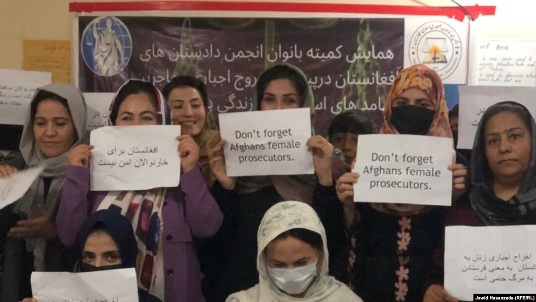په افغانستان کې ښځو وخت په وخت د طالبانو د تګلارو پرضد احتجاجونه کړي دي - پخوانی انځور