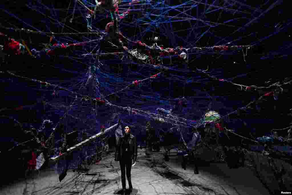 Instalacija na otvaranju izložbe &quot;Ground Break&quot; umjetnice Nari Ward, u Pirelli HangarBicocca u Milanu, Italija, 26. marta.