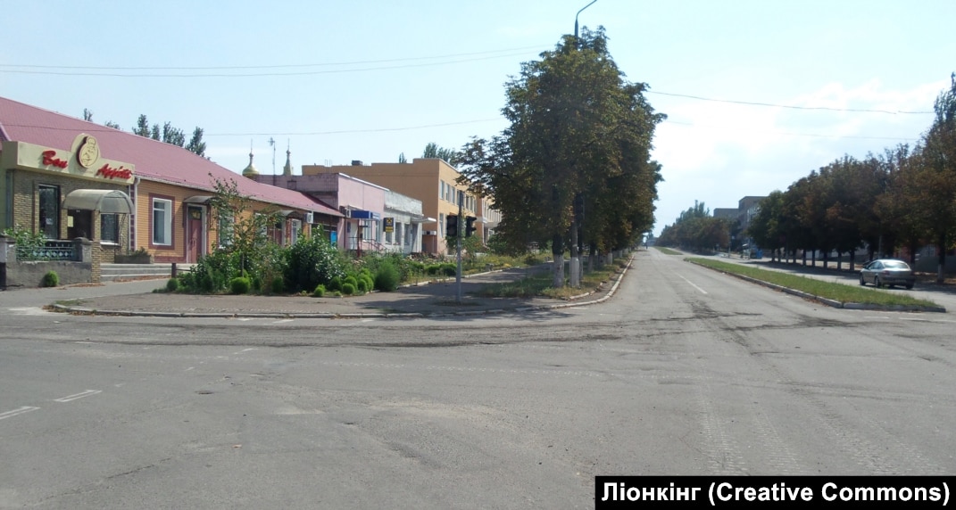 Ichki kiyimdagi etuk ayolning havaskor cumshoti Jojaning xorini yirtib tashlang