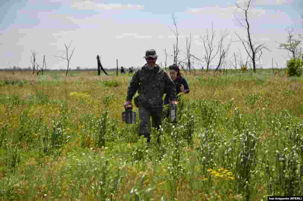 Сапери НГУ очищають поля від залишків снарядів російських артилерійських підрозділів