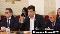  Асен Василев, Кирил Петков и Атанас Атанасов 