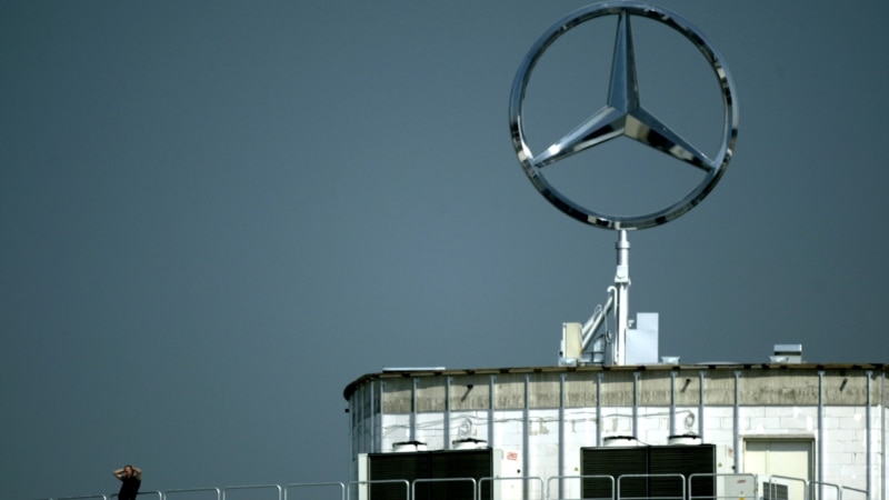 U pucnjavi  u nemačkoj fabrici Mercedes-Benz ubijene dve osobe