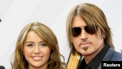  Майли Сайръс и Били Рей Сайръс премиера на кино лентата 