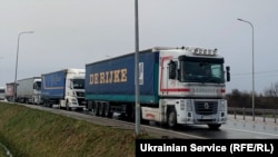 Представники прикордонної поліції Румунії повідомили про зняття блокування руху для вантажівок на напрямку «Халмеу-Дякова»