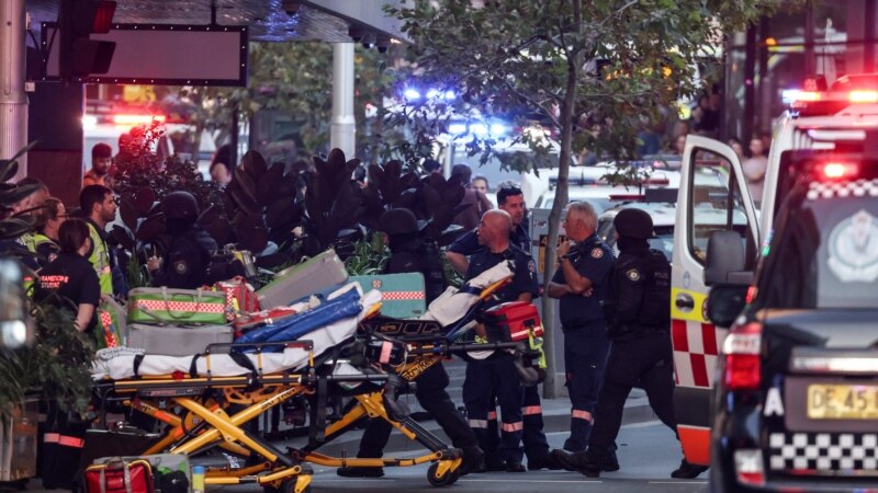 Pet mrtvih u napadu nožem u trgovačkom centru u Sidneju, napadač upucan 