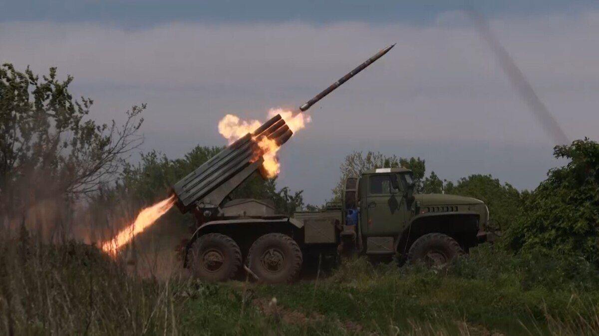 'We're Moving Forward': Ukrainian Artillery Still Targeting Russian ...