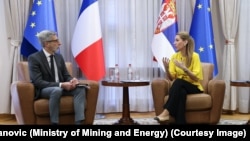 Ministarka rudarstva i energetike Srbije Dubravka Đedović Handanović na sastanku sa francuskim ambasadorom Pjerom Košarom, na kojem se razgovaralo o energetskoj saradnji, 5. april 2024. 