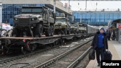 Военная техника на вокзале в Ростове-на-Дону. Иллюстративная фотография