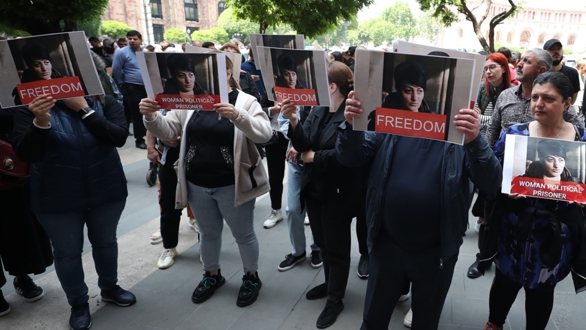 Pashinian Defends Arrest Of Fallen Soldier's Mother - Vimarsana News