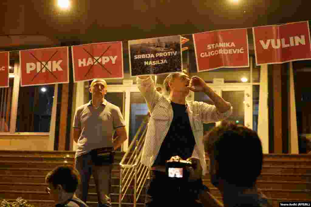 Poslanik u Skupštini Srbije koalicije Zajedno-Moramo Đorđe Miketić ispred Republičkog javnog tužilaštva