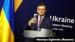 Міністр закордонних справ України Дмитро Кулеба виступає перед ЗМІ, Київ, 2 жовтня 2023 року