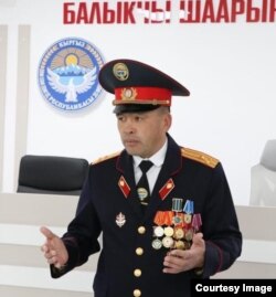 Балыкчы шаарынын ички иштер бөлүмүнүн башчысы Бектур Осмонбаев.