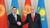 Президент Кыргызстана Садыр Жапаров (слева) и президент Казахстана Касым-Жомарт Токаев. Астана, 19 апреля 2024 г.