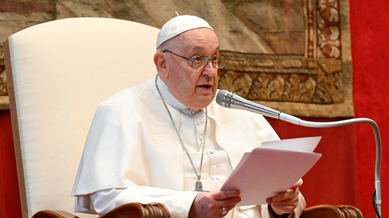 Neselektivno gađanje civila je ratni zločin, poručio papa Franjo