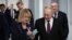 Владимир Путин с Председателем Центральной избирательной комиссии Эллой Памфиловой.