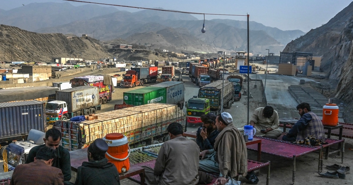 As Afghanistan's Border With Pakistan Remains Closed, The Economic And Humanitarian Toll Mounts