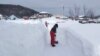 "Скорая может не добраться". Последствия снежной бури на Сахалине