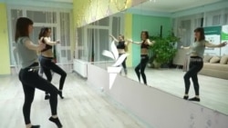 O refugiată din Ucraina a deschis o școală de dansuri orientale la Chișinău: „Aceste dansuri mă leagă de orașul meu”