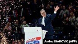 Predsednik Srbije Aleksandar Vučić tokom političkog mitinga Srpske napredne stranke (SNS) u Štark areni u Beogradu 2. decembra 2023. godine, uoči izbora 17. decembra