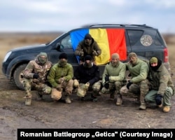 În imagine sunt câțiva dintre românii care fac parte din grupul „Getica”
