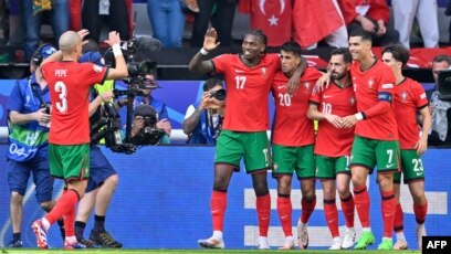 Егде жастағы әйелдердің жеке эротикалық фотосуреттері