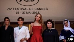 صحرا مانی کارگردان فلم « نان و گل های سرخ » در فستیوال فلم کن 