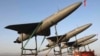 پهپادهای آماده‌شده ایران برای آزمایش در یک مانور نظامی