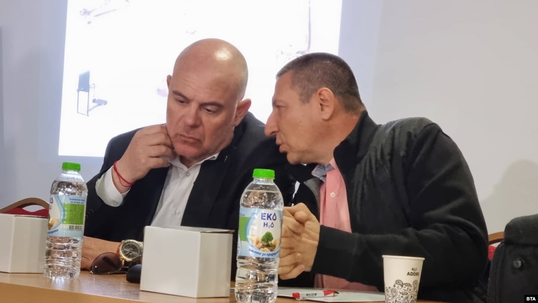 Бившият главен прокурор Иван Гешев и изпълняващият функциите на главен прокурор Борислав Сарафов. 