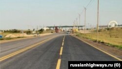 Участок дороги на российском пункте пропуска у админграницы Крыма с Херсонской областью. Украина, 13 июля 2023 года